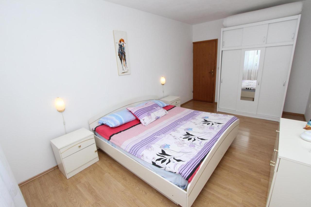 Apartments Denise ロヴィニ エクステリア 写真