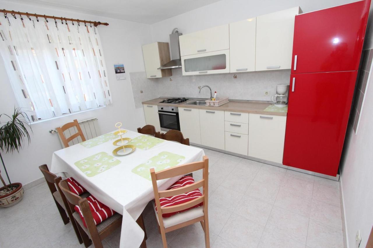 Apartments Denise ロヴィニ エクステリア 写真