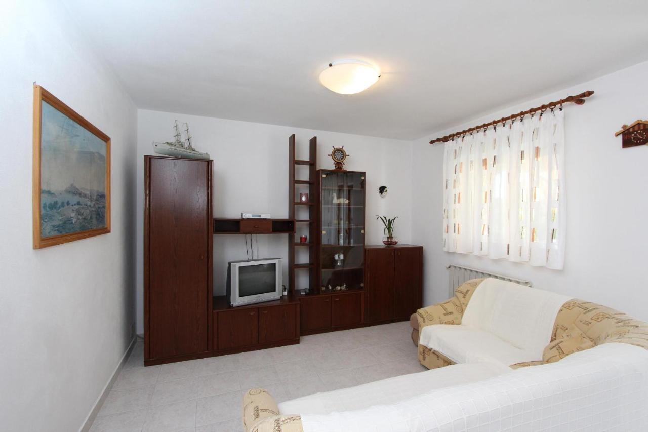 Apartments Denise ロヴィニ エクステリア 写真